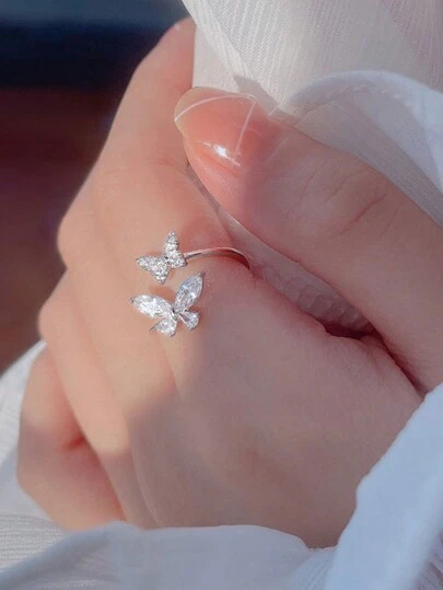 1 pieza Anillo decorado con mariposa y rhinestones simple para niña
