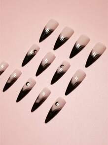 24片装长尖头经典黑红渐变3D透明波浪暗黑摇滚风假指甲套装，为您的造型增添浪漫气息，打造甜美田园风，适合派对场合，让您在人群中脱颖而出。美甲用品，美甲贴纸。 - 彩色 - 查看 3