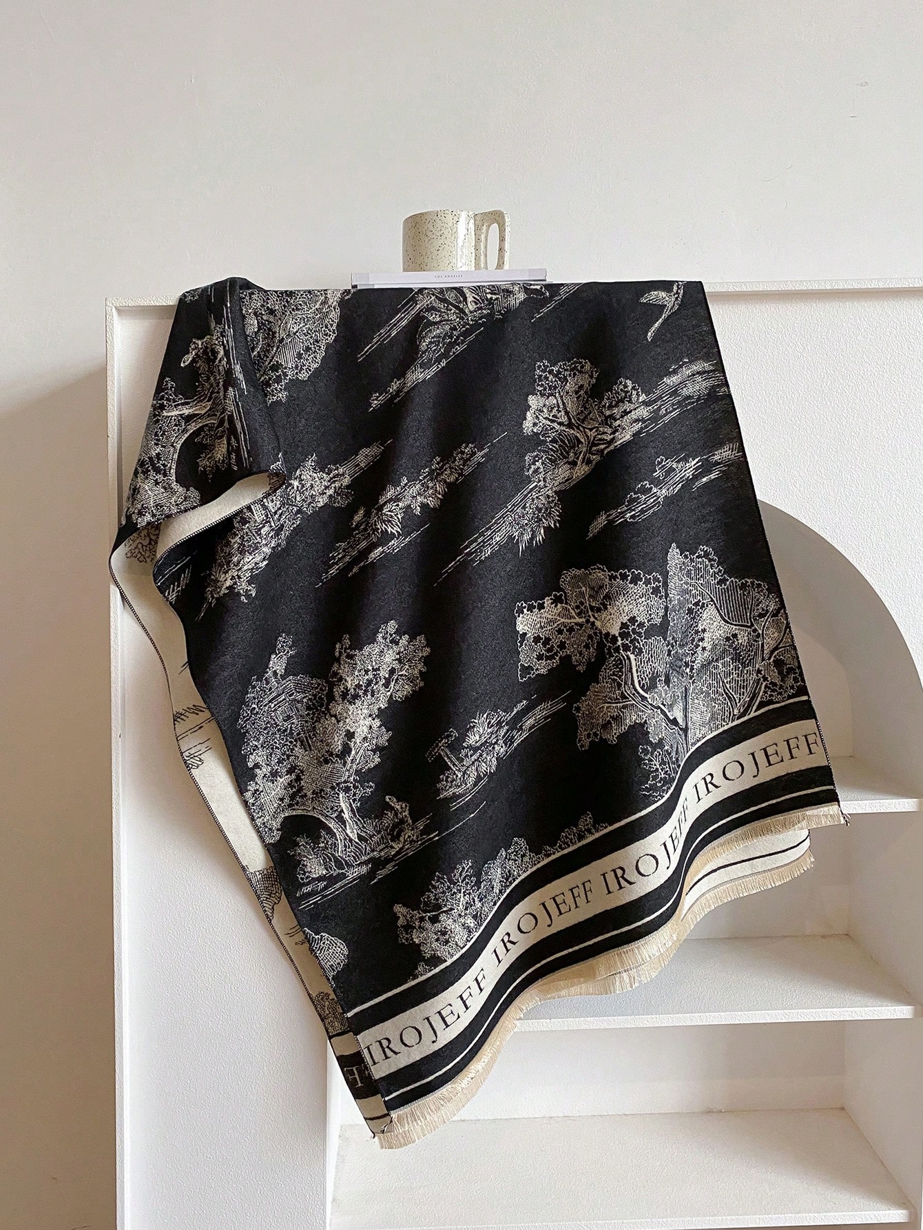 وشاح شال نسائي دافئ من جاكارد بطبعة زهور بالأبيض و...