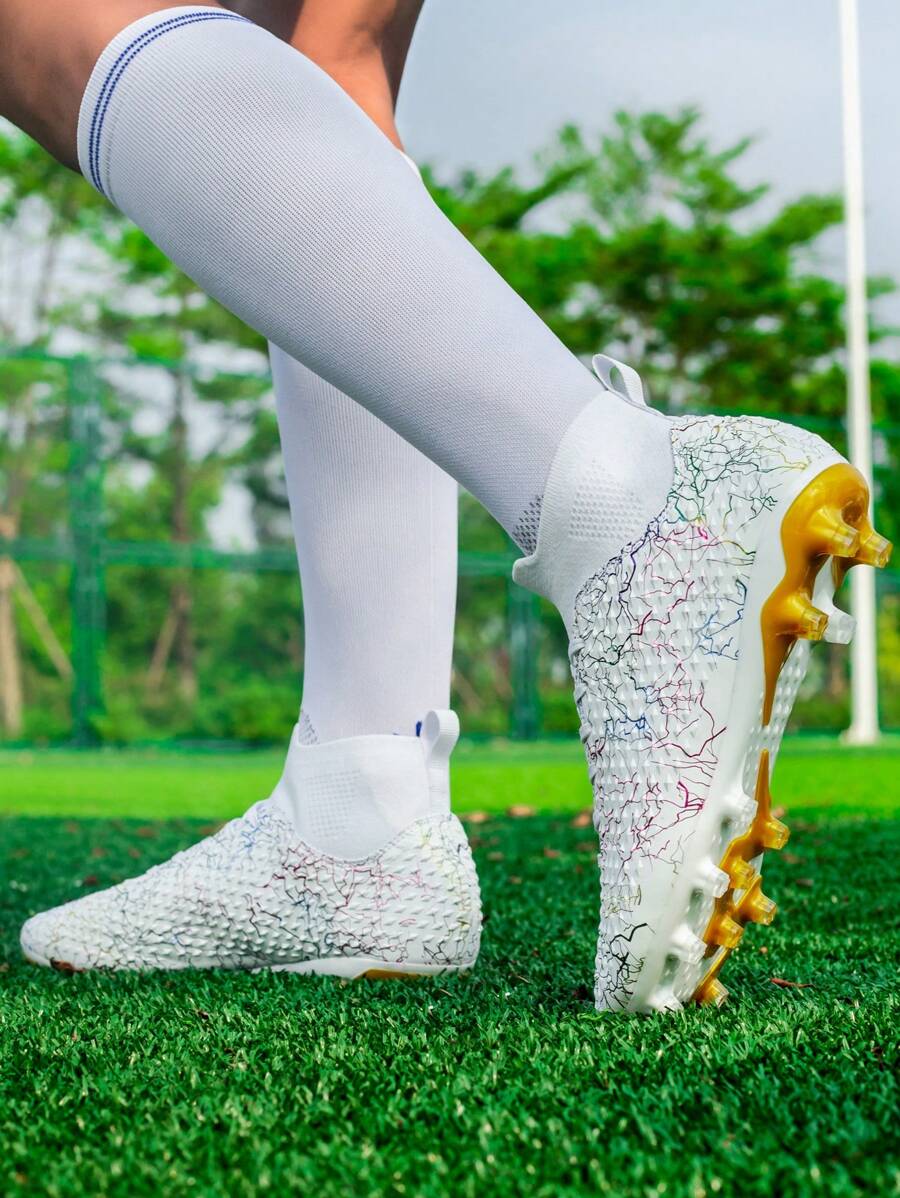 Lightweight Breathable Classic Fashionable Low-cut Popular Outdoor Sports Student Soccer Training Shoes - White - View 1