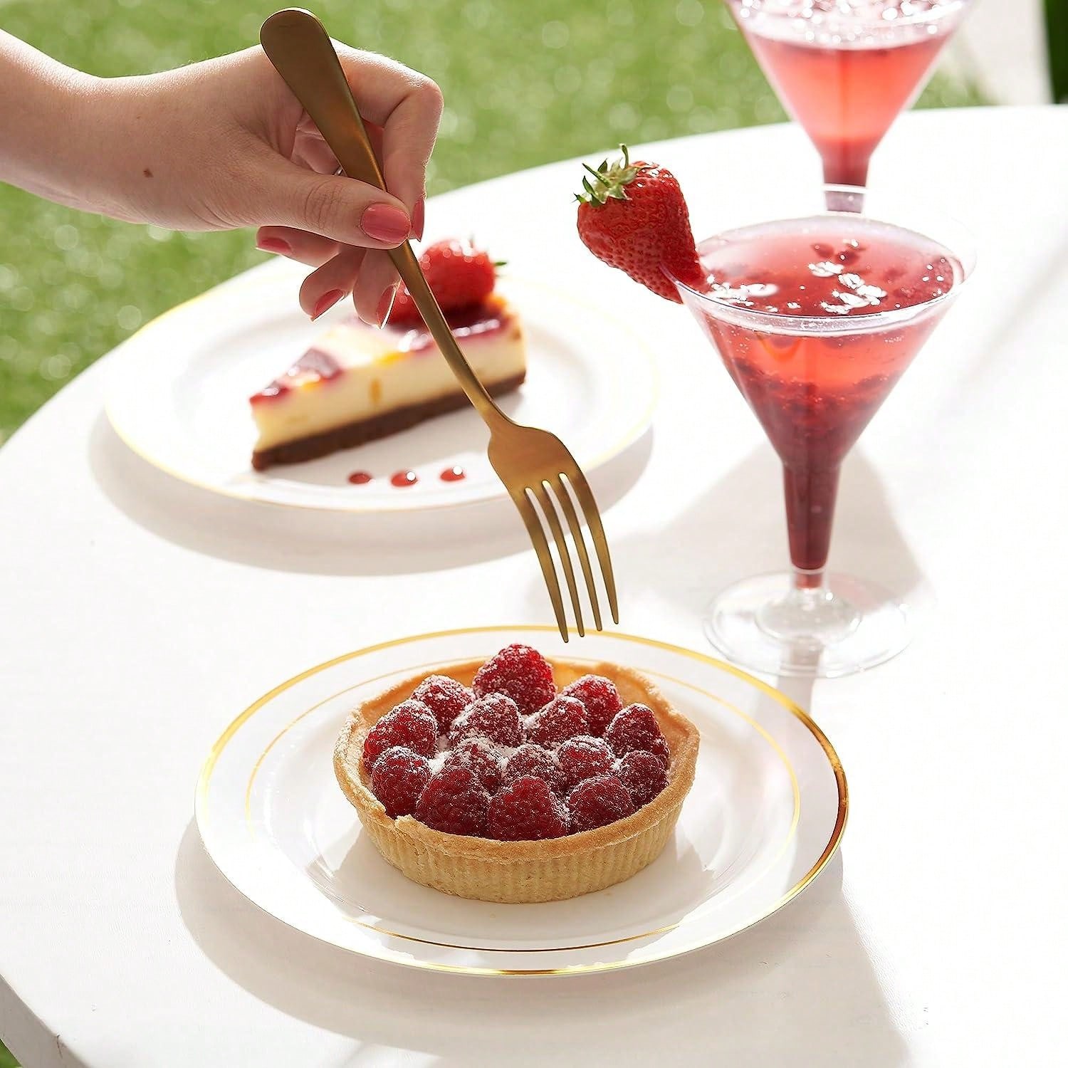 20 Pieces Of 19cm Hard Goldrimmed Plates, Suitable For Serving Cakes