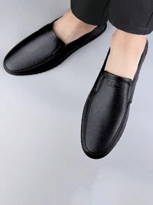 男士皮革便鞋,手工製作,舒適時尚,適用於商務和休閒場合,軟底,駝駝金屬飾釘 - 黑色 - 查看 4