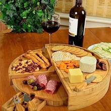 1套竹製芝士/肉類搭配刀具的板子 - 緊湊楔形收納,打開直徑可達18英寸 - 棕色 - 查看 2