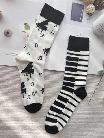 1pair Creative Asymmetric Color Contrast Ab Socks With Piano Note & Cat Print For Men, Mid-calf, Europe & America Style