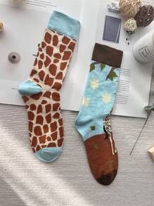 1双欧美风格熊猫长颈鹿图案撞色不对称A&B袜，创意个性男士款，中筒长度 - 棕色 - 查看 3