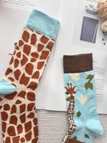 1双欧美风格熊猫长颈鹿图案撞色不对称A&B袜，创意个性男士款，中筒长度 - 棕色 - 查看 6