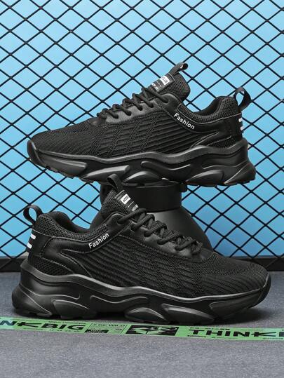 男款黑色輕便網狀運動鞋,字母印花前繫帶運動戶外透氣運動鞋