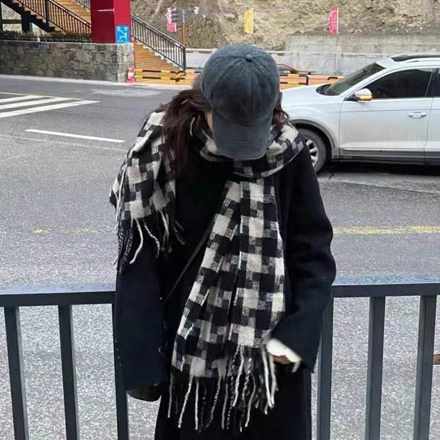 1條冬季新款加厚羊絨格子圍巾女韓版大牌披肩保暖圍兜兩用 - 黑色 - 查看 1