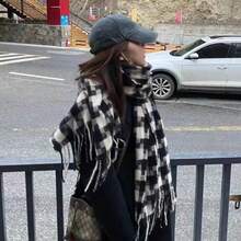 1條冬季新款加厚羊絨格子圍巾女韓版大牌披肩保暖圍兜兩用 - 黑色 - 查看 2
