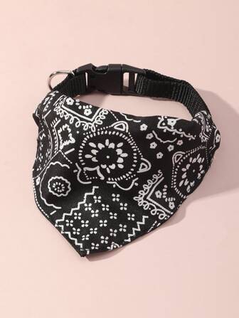1 pieza bandana de mascota triangular de PU impreso ajustable con hebilla, adecuada para perros de tamaño mediano, incluido un gancho para correa para babear
