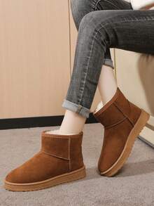 時尚女性雪地靴