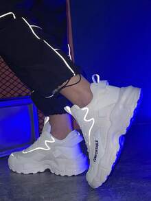 男士舒適透氣時尚休閒鞋,具有防滑和增高設計,圓頭綁帶高筒運動鞋