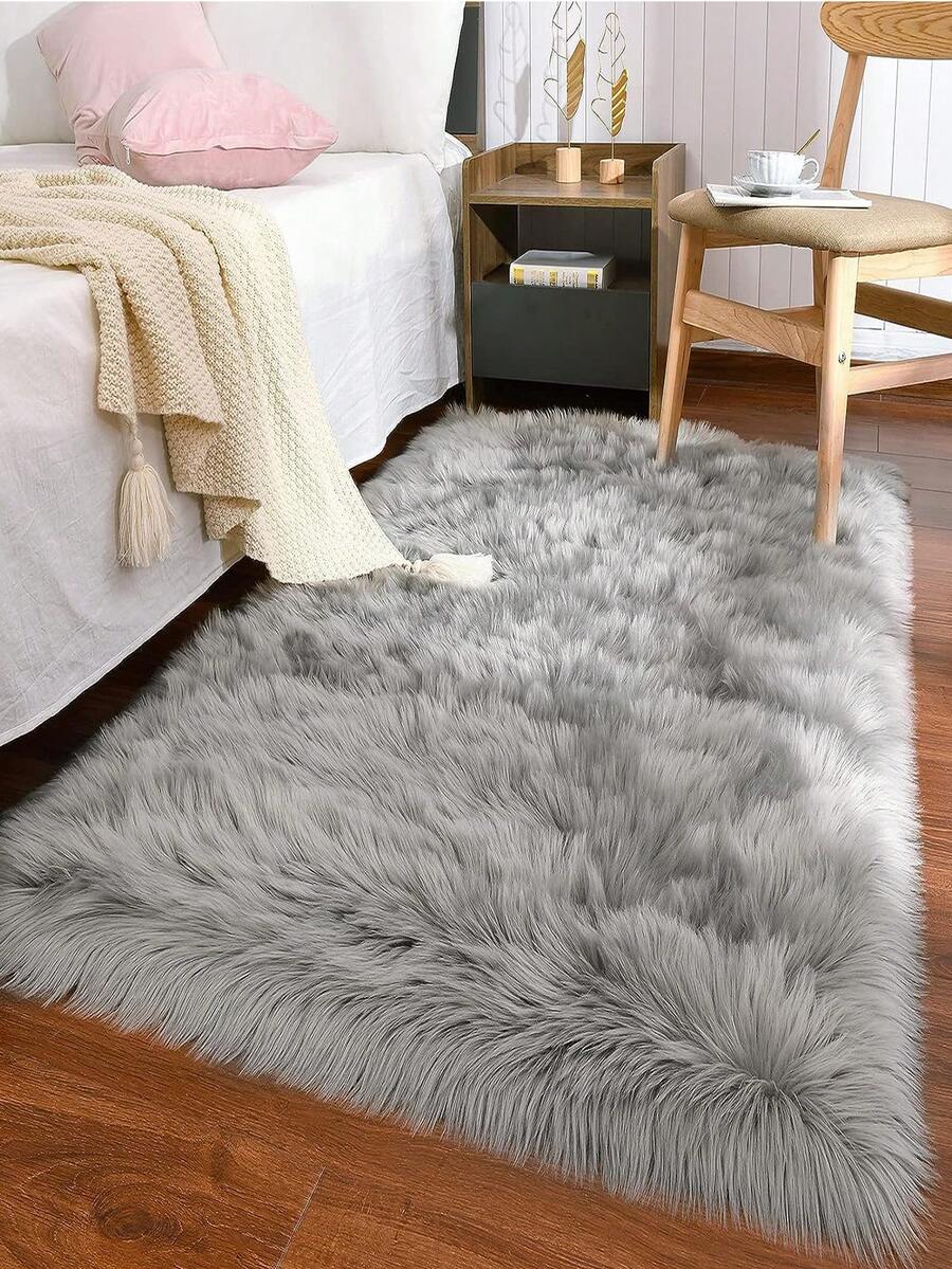 淺灰色地毯、90 公分×150 公分長條地毯、柔軟蓬鬆臥室地毯、人造羊皮地毯、可水洗粗毛地毯、灰色毛絨地毯、客廳裝飾長毛絨地毯 - 淺灰色 - 查看 1