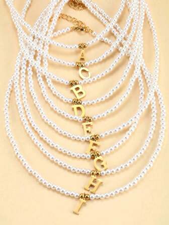 Collar de cuentas de arroz hechas a mano estilo bohemio con 26 letras de perlas falsas, collar de acero inoxidable para mujer, joyería de playa