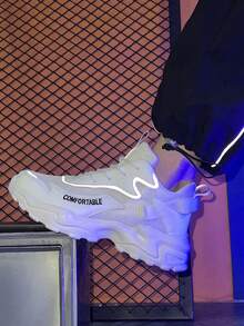 男士舒適透氣時尚休閒鞋,具有防滑和增高設計,圓頭綁帶高筒運動鞋