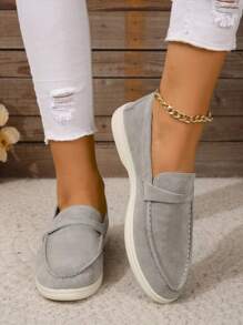 Chaussures décontractées  à la mode de grande taille style britannique pour femmes, chaussures plates confortables à enfiler avec bout pointu pour l'automne