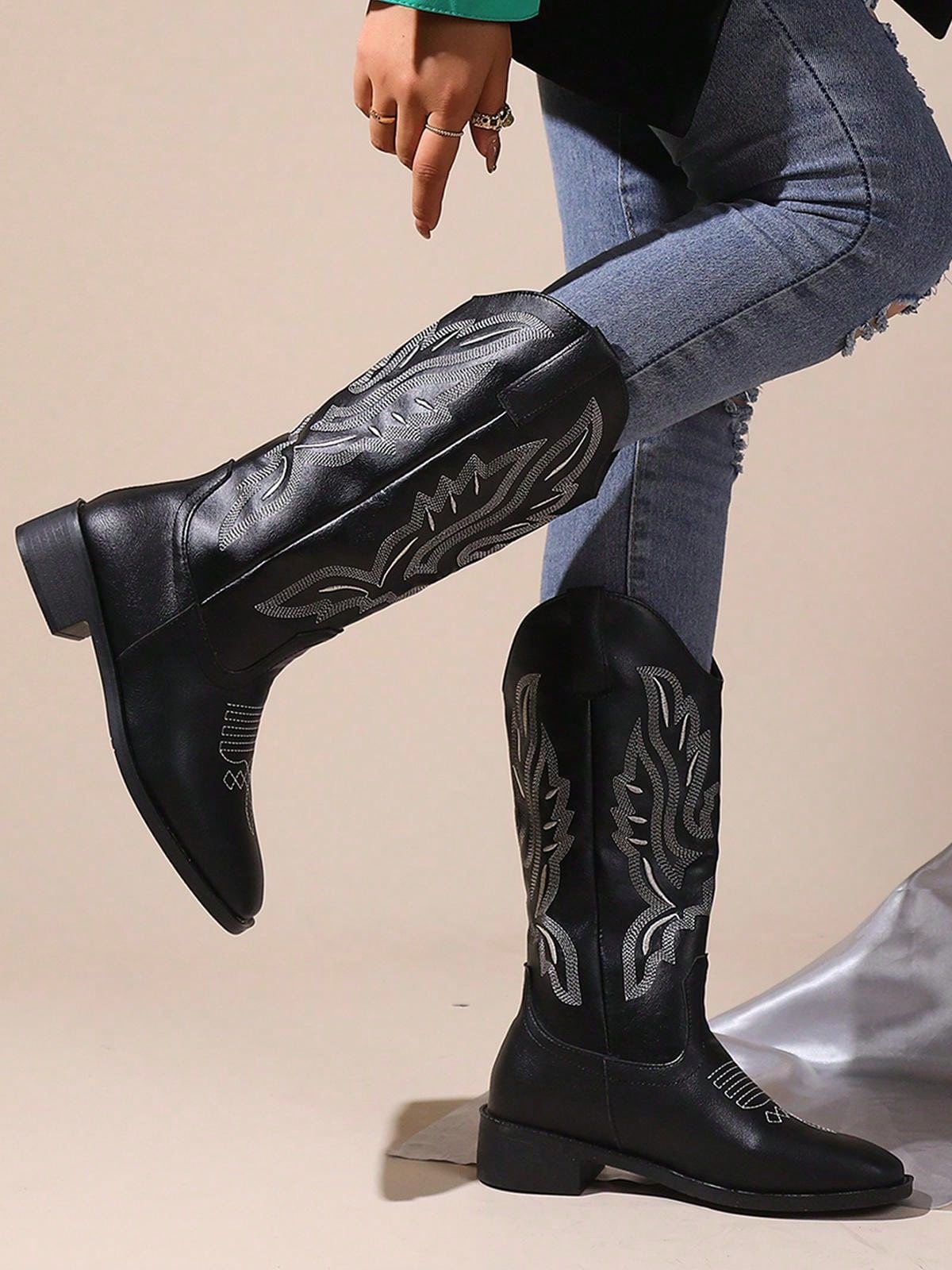 Women's Vintage Fashionable Embroidered Square Toe Western Style Mid