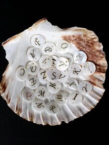 10入組白色平面圓形自然淡水貝殼字母a-z珠子,貝殼散珠,人造珍珠魅力,適合女性首飾製作,diy項鍊手鍊耳環手工藝品用品 - 白色 - 查看 2