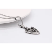 1個時尚盾牌和劍設計的男性鈦鋼墜子項鍊