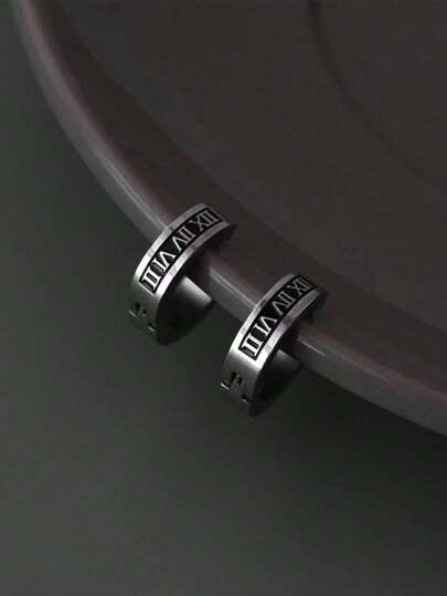 1对简约复古钛钢罗马数字夹式耳环，适合无耳洞男士日常佩戴