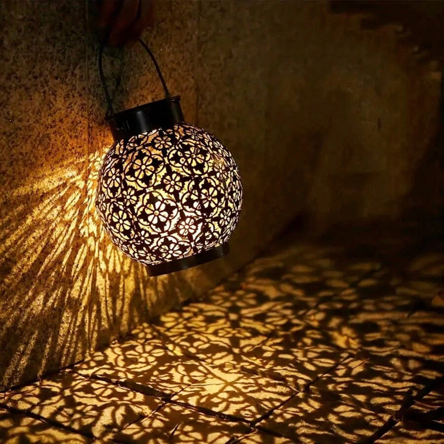 1入太陽能掛燈適用於聖誕戶外花園庭院裝飾,鐵質中空設計,復古手柄,防水,在園林圍欄芝士裝飾等方面都有應用 - 黑色 - 查看 1