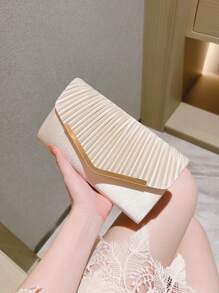 褶皱翻盖缎面晚装手拿包，时尚个性化信封手提包，适合派对、礼服、婚礼、豪华活动、鸡尾酒会手提包，优雅女士单肩包，婚礼手拿包 - 杏色 - 查看 5