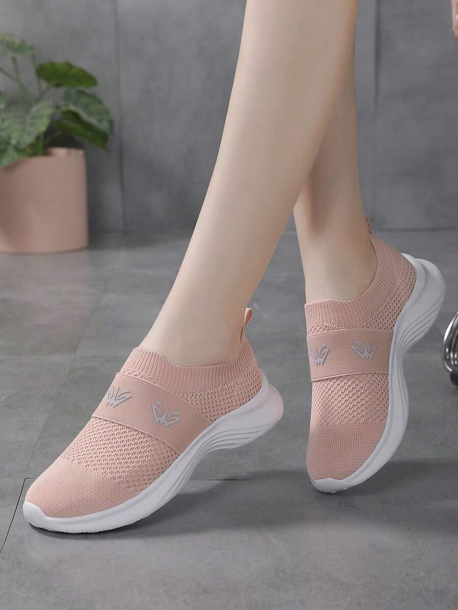 新款大尺碼平底休閒女鞋,透氣網布運動鞋,校園學生運動鞋,耐穿且時尚百搭