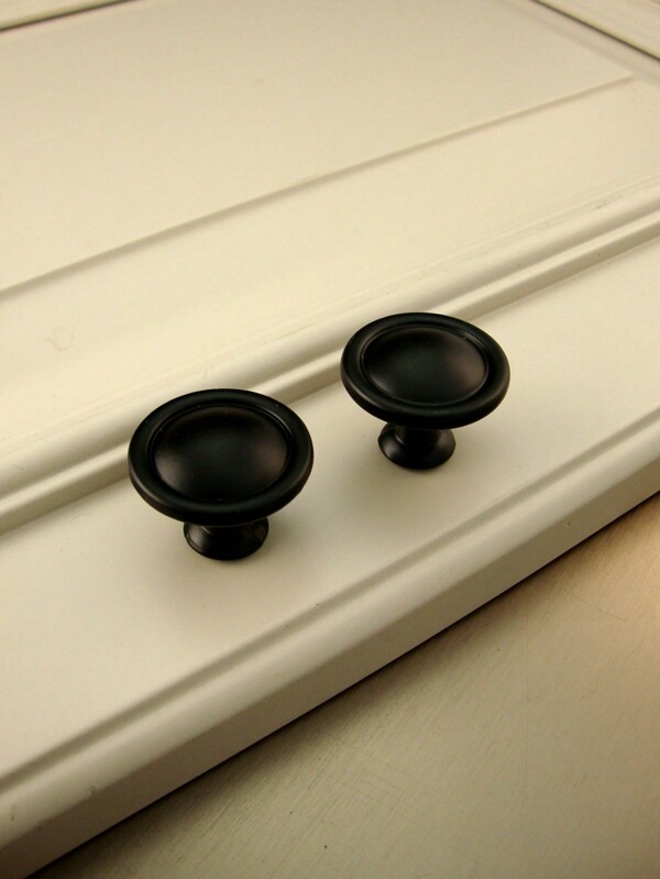 مقبض درج مكون من قطعتين بشكل دائري أسود على شكل فطر للخزانة