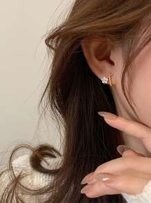 1pair White Flower Shaped Stud Earrings Crossed With Rhinestone Decor For Women As A Gift Elegant. Valentine's Day Accessories - White - View 2