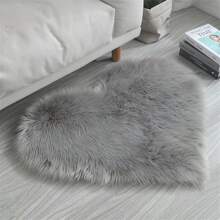1pc Soft Heart Shaped Carpet And Mat For Bedroom, Sofa, Foot, Stain Resistant - Grey - View 3