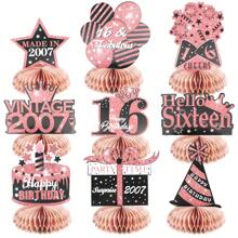 Ein Set mit 9 roségoldenen Tischdekorationen für Geburtstagspartys für 16-, 21-, 30-, 40-, 50-, 60-, 70- und 80-Jährige. Die Dekorationen können als Geburtstagsdekoration für Männer und als funkelnde Tischdekorationen für Frauen verwendet werden. Die Dekoration im Wabenstil ist die perfekte Ergänzung für Tischdekorationen für Geburtstagspartys und das beste Geschenk als Dekorationszubehör für Geburtstagspartys. - Rosenrot - Übersicht 2