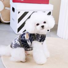 1件北歐風格棕色羊皮毛材質背開設計,雪花圖案保暖寵物馬甲,適用於9公斤以下的小狗/貓,室內/室外步行,防寒防脫毛 - 棕色 - 查看 4