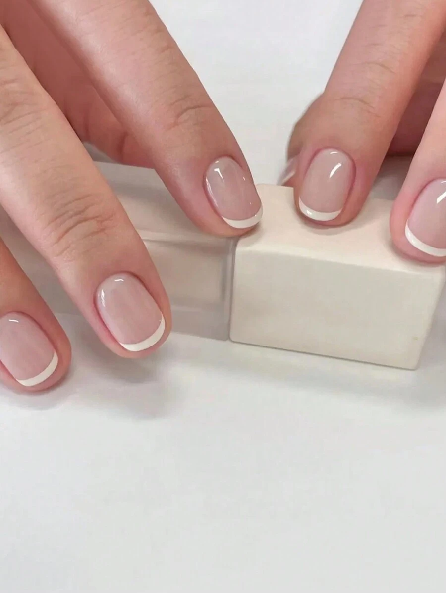 Sanrio 立即升级您的外观，24 件短椭圆形闪亮纯色果冻裸色优雅简约日常经典白色法式全覆盖假按压指甲套装适合日常生活按压指甲美甲用品指甲