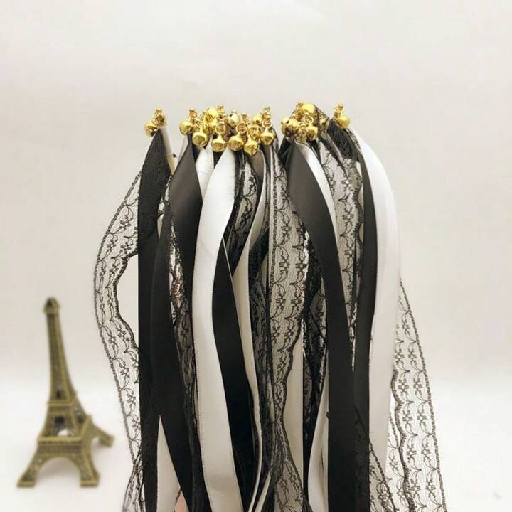 varitas de cinta de boda con campanas