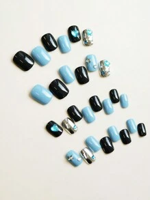 24 件短方形人造指甲套裝,甜美涼爽的藍色和銀色鏡面心形和星形寶石和珍珠和虹彩效果 Y2k 風格美甲套件帶果凍膠和指甲銼,適合派對、舞蹈或日常穿著。 - 彩色 - 查看 2