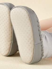 1 par Calcetines de bebé antideslizantes con diseño de dibujos animados y almohadillas de agarre para caminar en interiores de niños pequeños, prevención de caídas - Gris - Ver 7