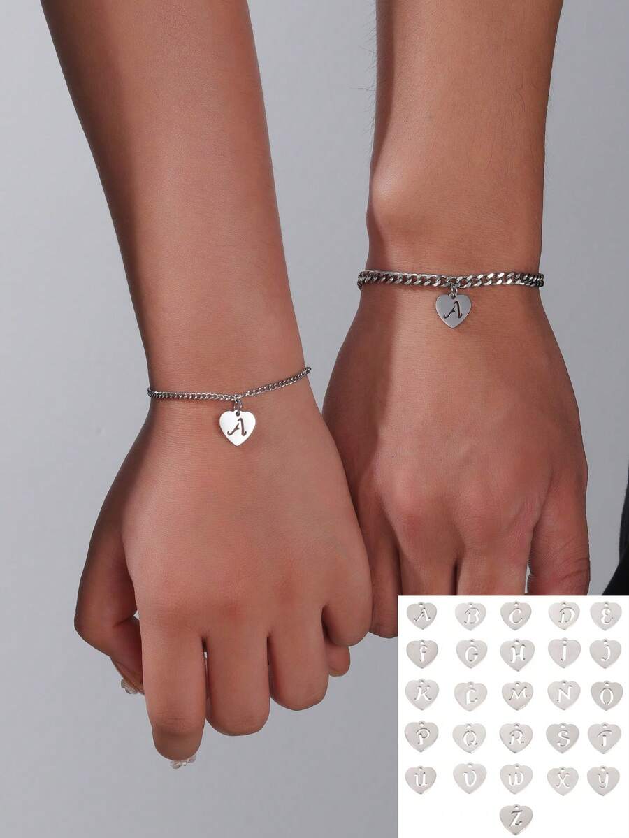2入組時尚風格心形26個英文字母手鍊套裝,情侶日常生活必備 - 銀色 - 查看 1