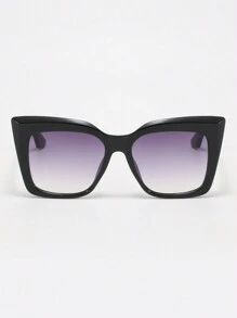 最新款猫眼大框女士太阳镜，个性时尚，复古又吸睛，适合海滩度假，是女士沙滩必备单品。这款太阳镜百搭实用，可搭配毛衣、牛仔裤、运动裤、连帽衫、外套、连衣裙和长袖衬衫，打造优雅造型，是家庭出游、旅行度假、夏季海滩度假、户外活动的理想之选。 - 黑色 - 查看 3