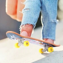 Hxezoc 31 stycken Mini Finger Leksaker Set Finger Skateboards Cyklar Scooter Svängbräda med hjul och verktyg, Mini fingertoppsrörelse Fingerträning för festfavoriter - Multifärgad - Visa 3