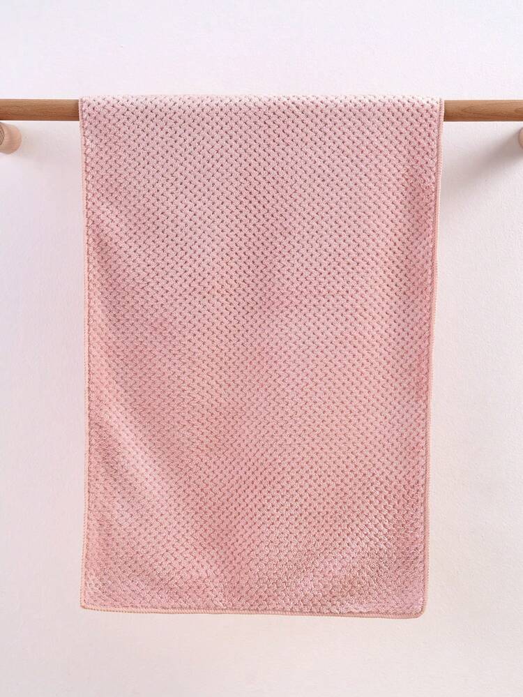1/2pcs Lightweight Coral Fleece Pineapple Pattern Towel, Soft Absorbent Quick-Dry Coral Fleece Fiber Towel/Bath Towel For Bathroom, Hotel, Gym, Travel, Gift, Salon, Sports, Outdoor, Beach, School, Back To School, Travel Accessories, Home Essentials