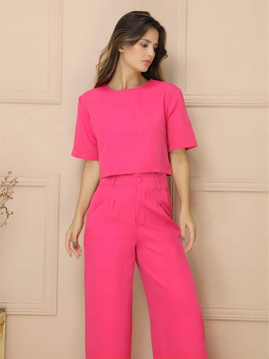 Verão Elegante e Versátil Conjunto feminino com blusa de mangas curtas de gola redonda e calça reta com bolsos práticos - Pink - Visão 1