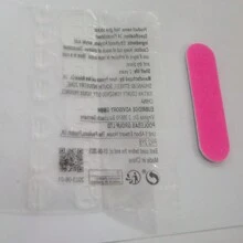 星星貼紙升級您的造型，24入短款酒紅色指甲貼紙，配有閃亮粉末和閃光粉，適用於派對、舞會、潮流少女和軟妹子的日常穿搭，穿戴時裝指甲和一塊果凍凝膠和一塊水果糖條貼紙，持久耐用