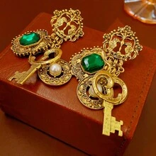 A Pair Of Medieval Vintage Earrings, Silver Needle Inlaid With Diamonds And Pearls, Old Pattern Key Earrings, Byzantine Retro Palace Style Gold Earrings, Cocktail Party And Banquet - Byzantium - View 4
