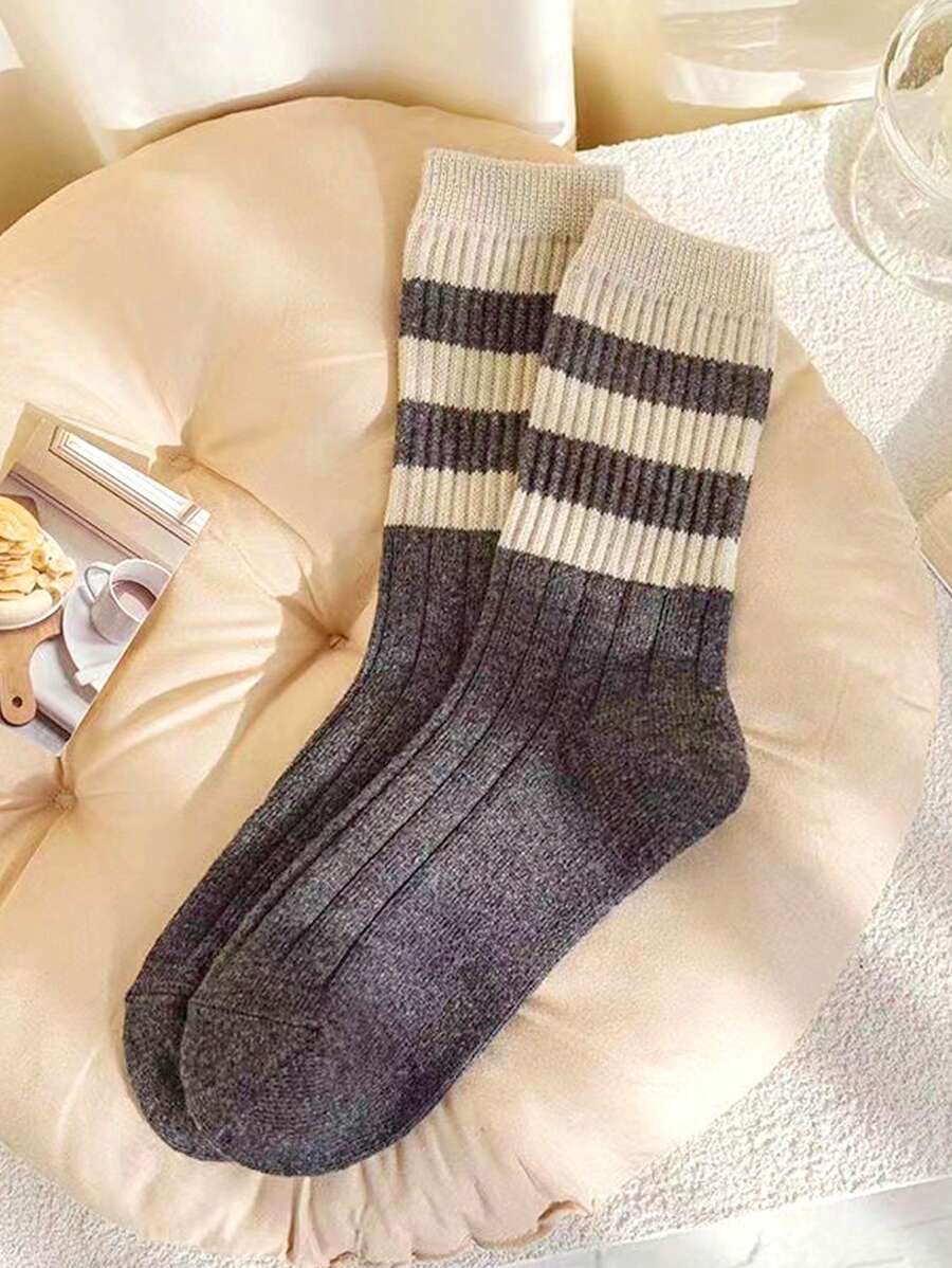 1雙新款女士襪子奶茶色卡其色襪子,時尚秋冬條紋學院風毛絨襪 - 灰色 - 查看 1