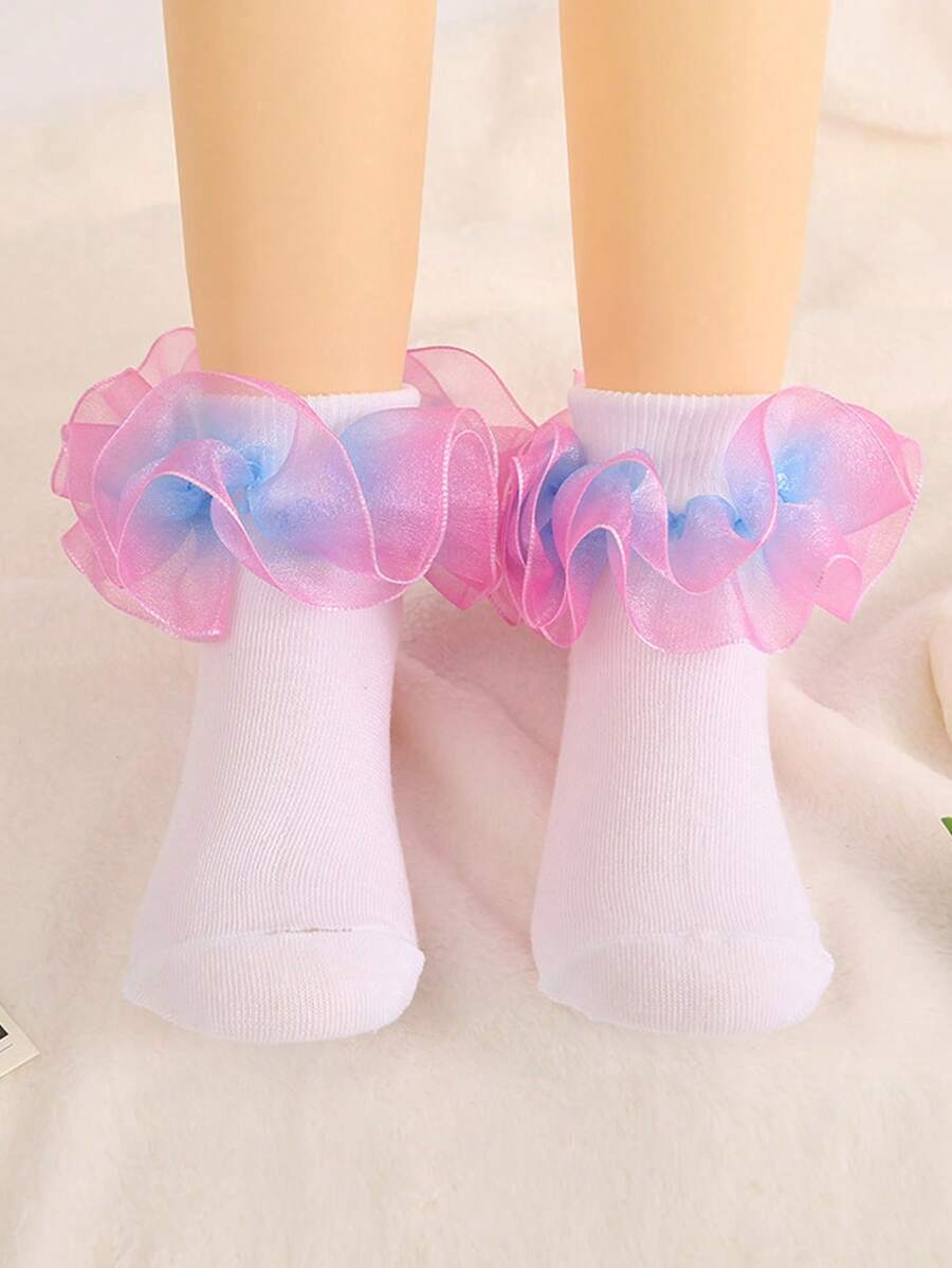 1對時尚漸變色蕾絲短襪,綴有大花邊設計,適合女生跳舞派對