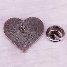 I Love Hot Dads English Alphabet Funny Brooch, Red And Black Heart-shaped Lapel Pin Badge, Father's Day Gift, Denim Coat Clothing Decoration