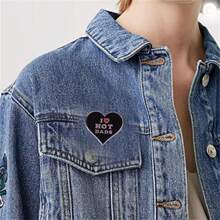 I Love Hot Dads English Alphabet Funny Brooch, Red And Black Heart-shaped Lapel Pin Badge, Father's Day Gift, Denim Coat Clothing Decoration