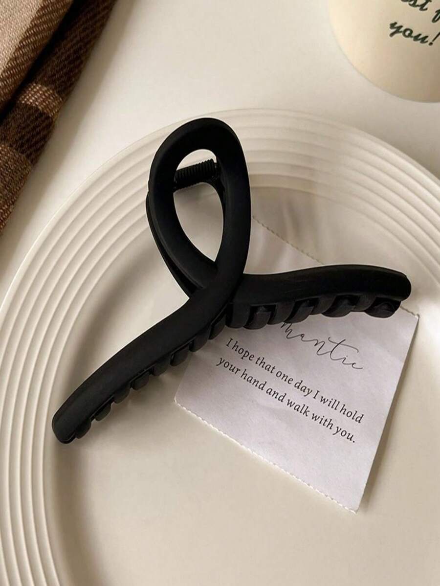 Titania Hair Claw Clip (Black) main image 1
