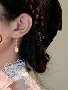 A Pair Of Vintage Elegant Sweet S925 Sterling Silver Pearl Shell Lily Of The Valley Fine Ear Studs For Women Girl Fashion Earrings Birthday Daily Life Jewelry Gift - Gold - View 3