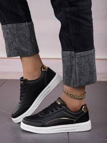 時尚女款白色運動鞋，休閒帆布鞋，春夏新品，適合36-45尺碼學生